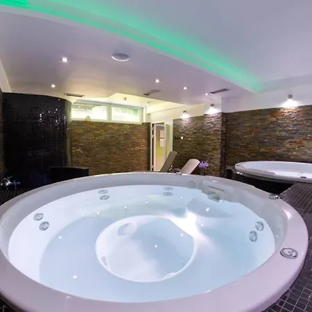 Restauracia Gol 3* Veszele